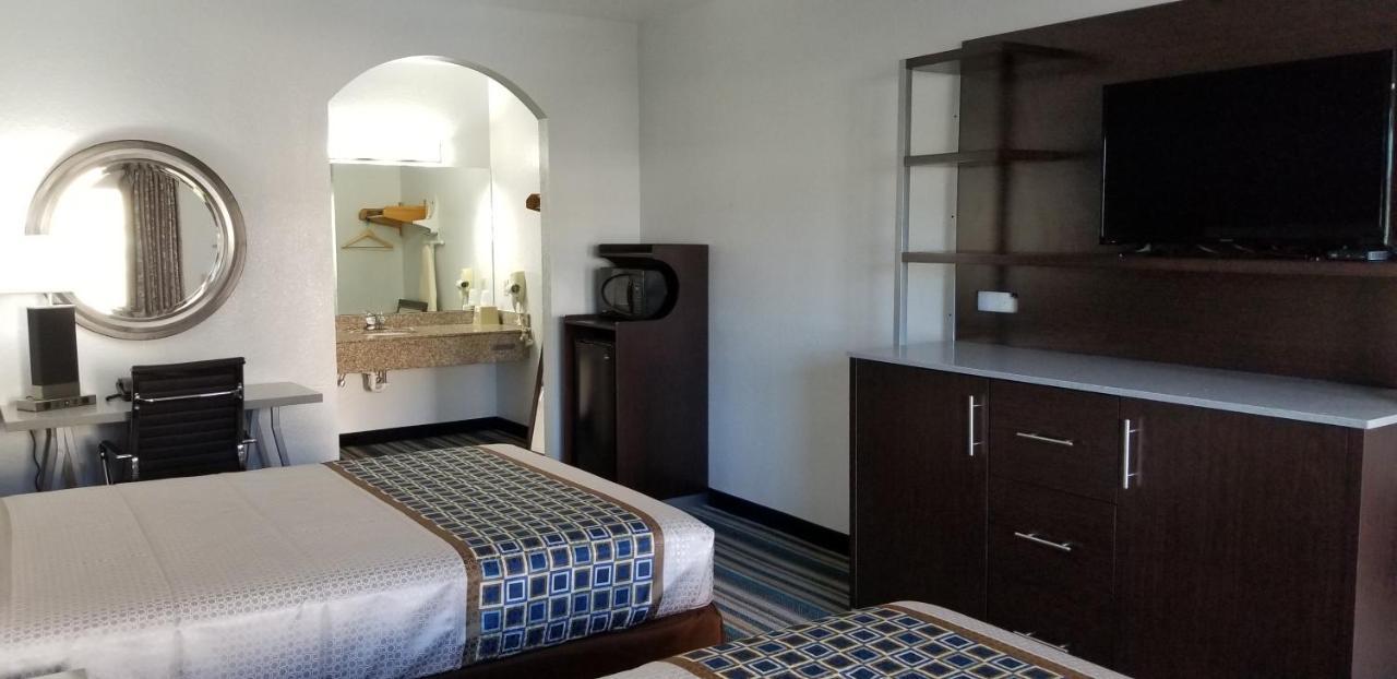 Homebridge Inn And Suites Beaumont Esterno foto