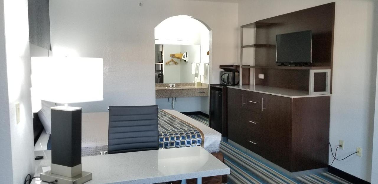 Homebridge Inn And Suites Beaumont Esterno foto