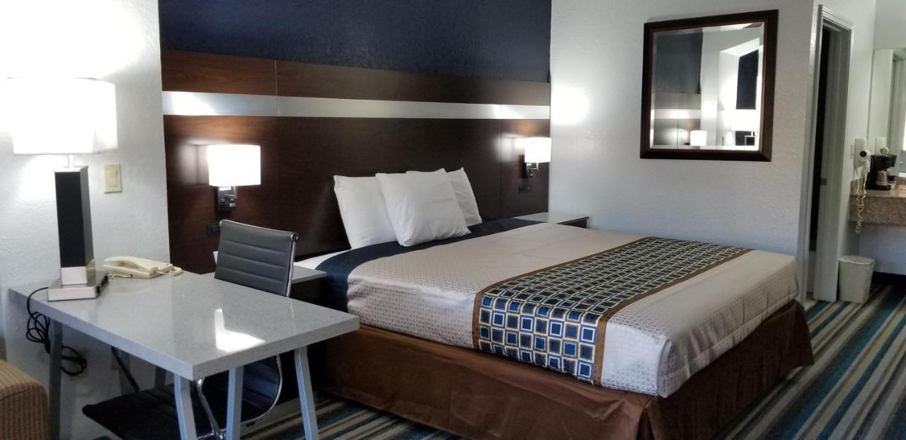 Homebridge Inn And Suites Beaumont Esterno foto