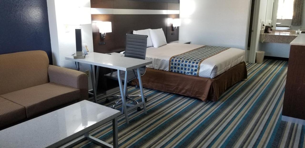 Homebridge Inn And Suites Beaumont Esterno foto
